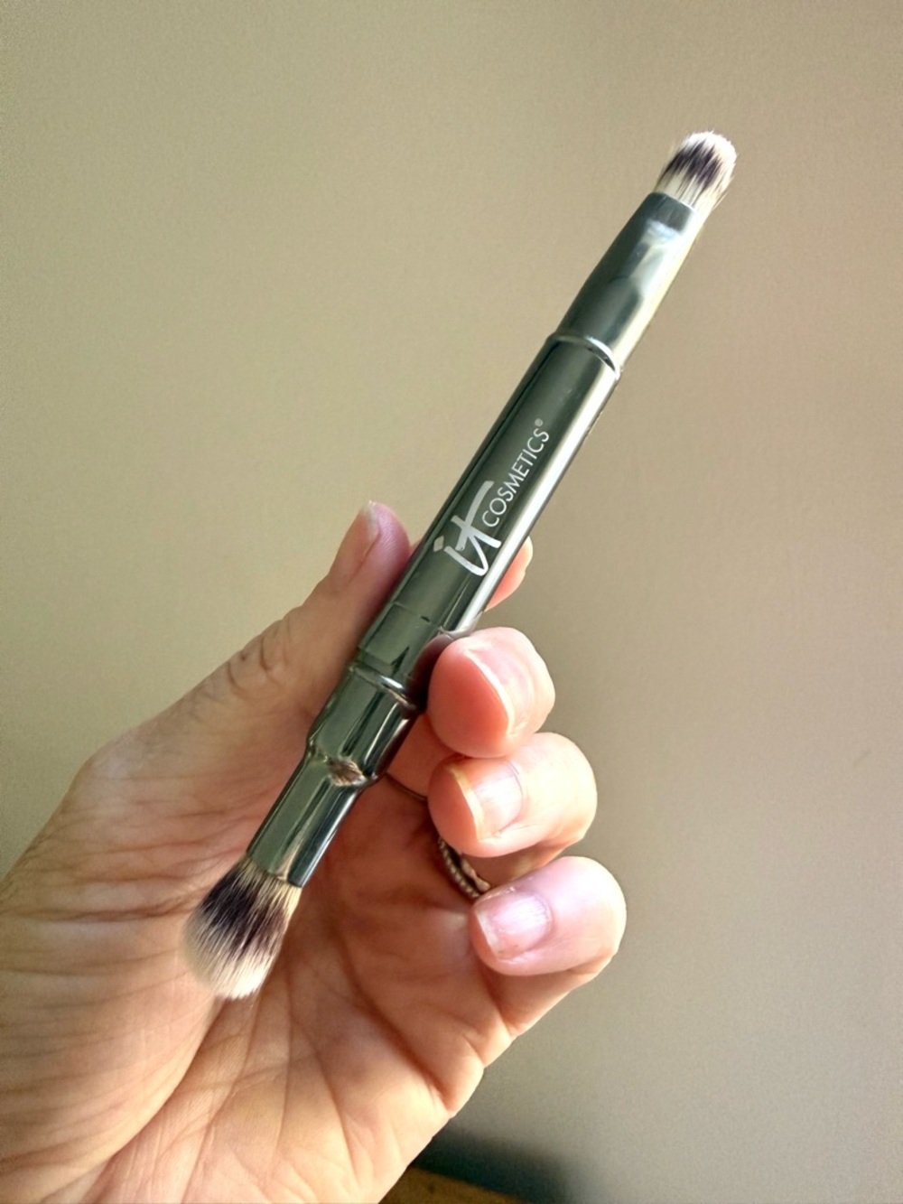 it cosmetics Brush’s and Makeup - Picture 5 of 15